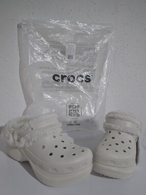 Bae Lined Crocs Classic Lined Clog in Cream